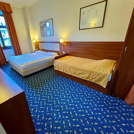Szálloda Benaco 3*
