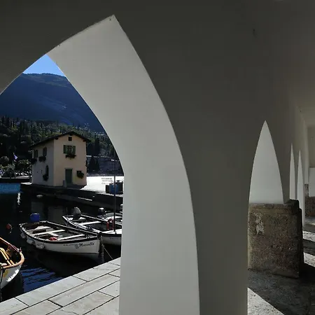 Benaco Отель 3*